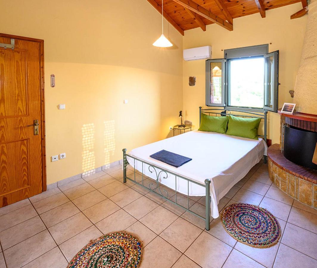 Villa Alex Stone House Kardamyli Exterior foto