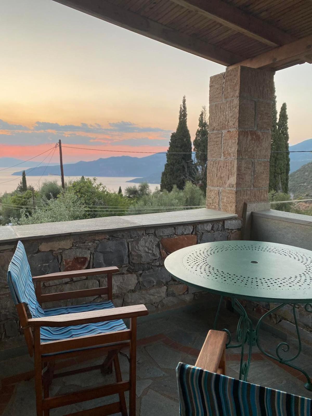 Villa Alex Stone House Kardamyli Exterior foto